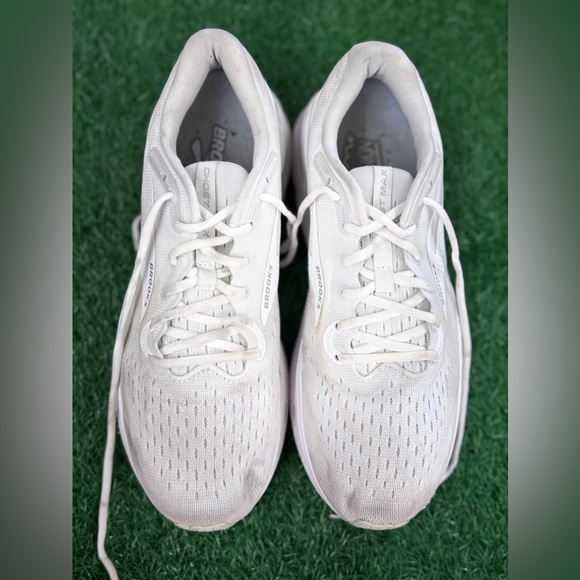 Brooks men’s White Athletic Running Shoes Size‎ 12 - Picture 1 of 9